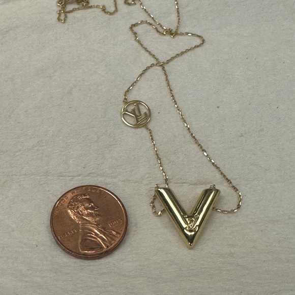 18kt V pendant with small stone - Picture 3 of 3